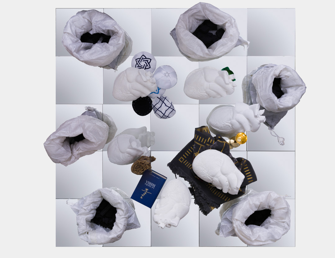 Lo spazio del sacro, installazione, 150x150, 2013